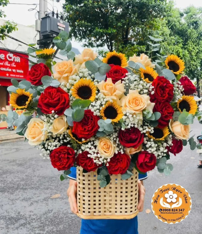 Giỏ Hoa "Tỏa Nắng" - Gửi Trọn Năng Lượng Tích Cực