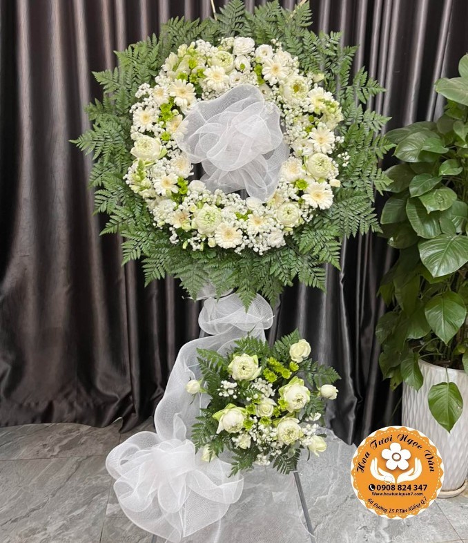 Vòng Hoa Viếng Chia Buồn "Thành Kính Phân Ưu"